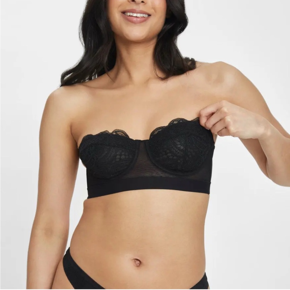 New Lively Lace Black Strapless Convertible 32B